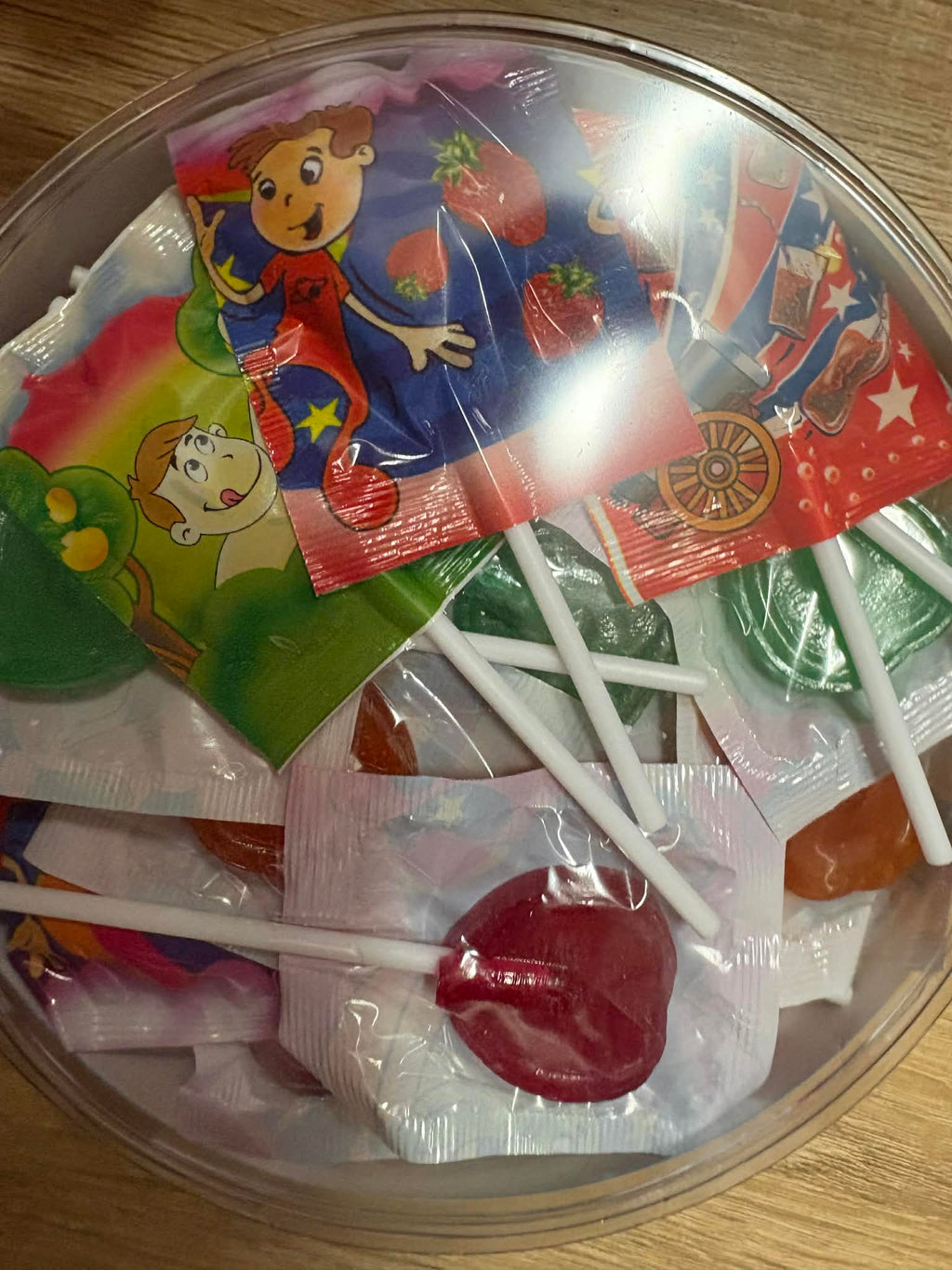 Sucette Color Lolly : 3.00 la Boîte de 50 pièce